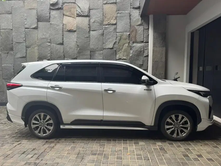 Zenix type Q modelista 2023 hybrid
