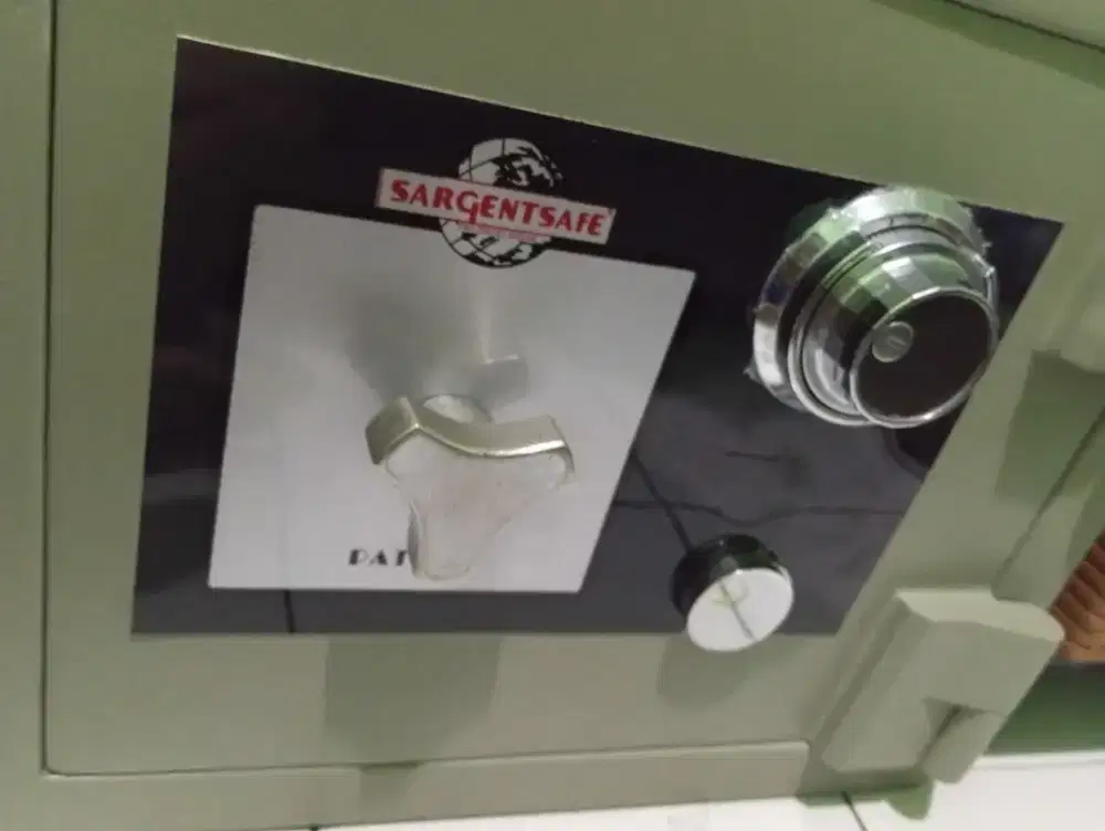 Brankas anti congkel anti bakar