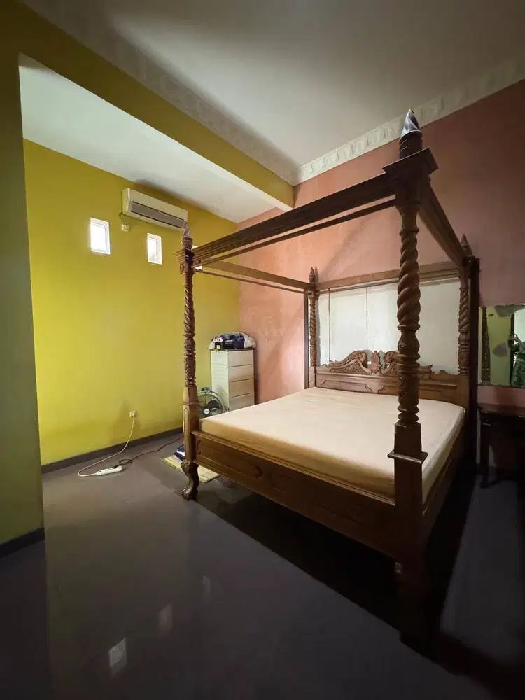 Dipan Kasur Kayu Jati