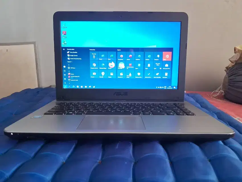Laptop ASUS IntL N4000 DDR4 4GB 1TB SSD Ready Baterai Hebat Garansi