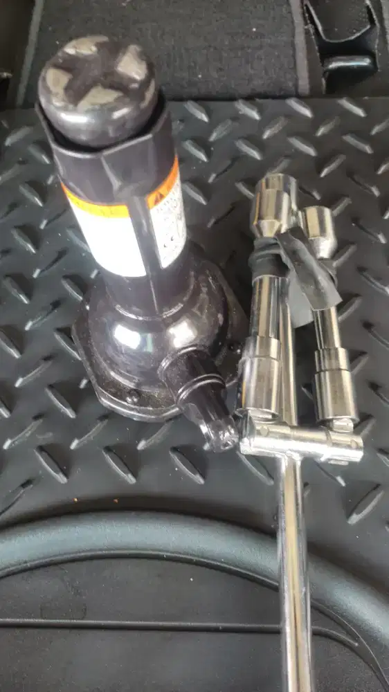 Dongkrak mobil Toyota