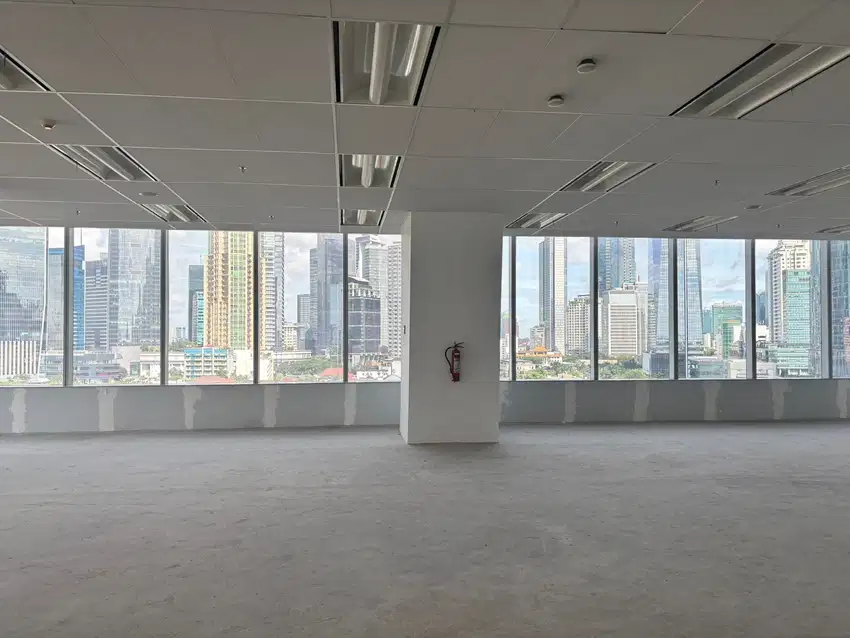 SEWA KANTOR DI JAKARTA SELATAN KUNINGAN 1856M2 BARE 200K NEGO