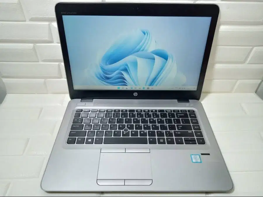 HP EliteBook 840 G3 Core i7 - 6500U ram 8 GB SSD 256 GB D-WKJ2