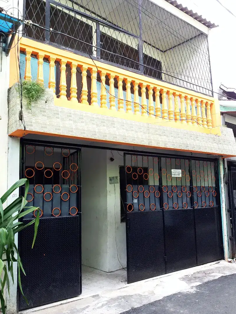 DIKONTRAKAN / DIJUAL Rumah di Pademangan Timur - Bisa Usaha Kompeksi
