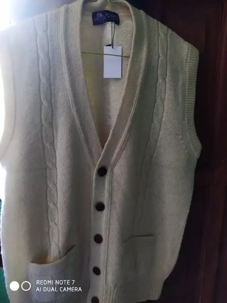 Vest wanita bahan adem lembut nyaman dipakai