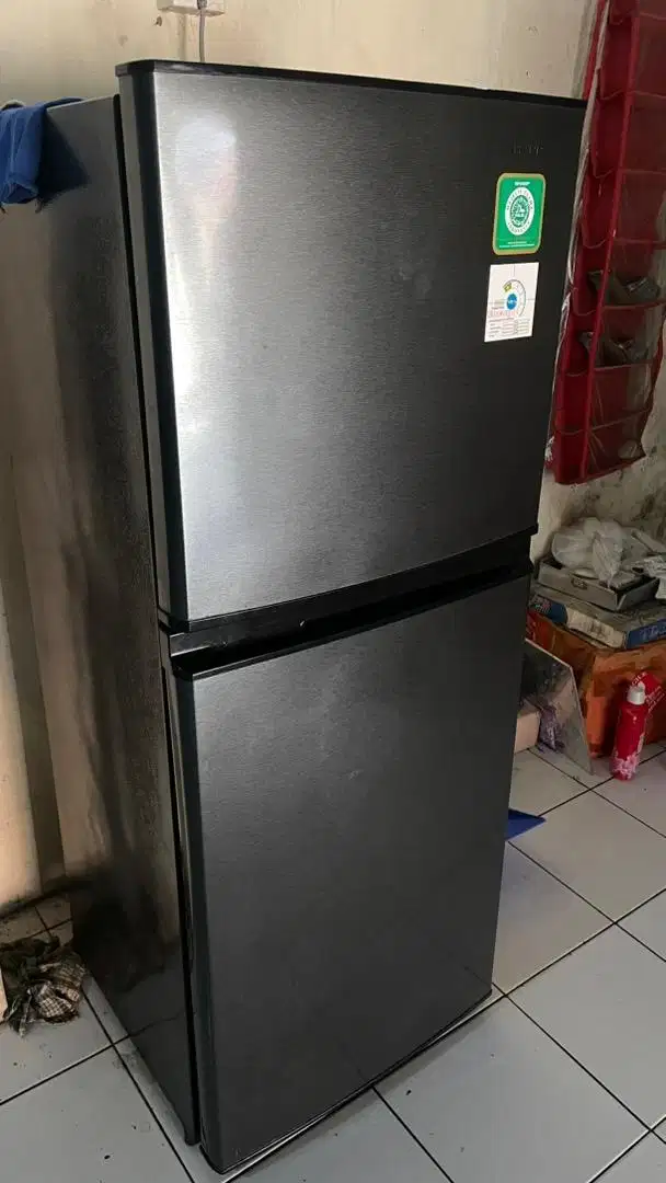 Kulkas SHARP 2 Pintu Like New! (Masih ada BOX+Sisa Garansi 3.5th)