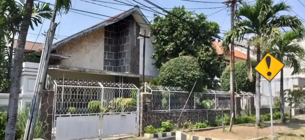 Dijual bangunan komersial pusat kota jl cempaka  gereja mawar sharon