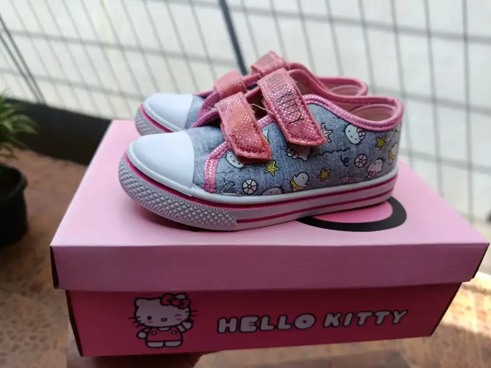 Sepatu anak kids HELLO KITTY