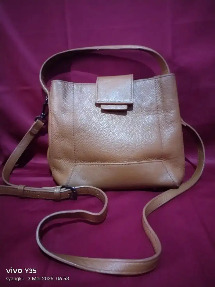 Sling bag kulit asli