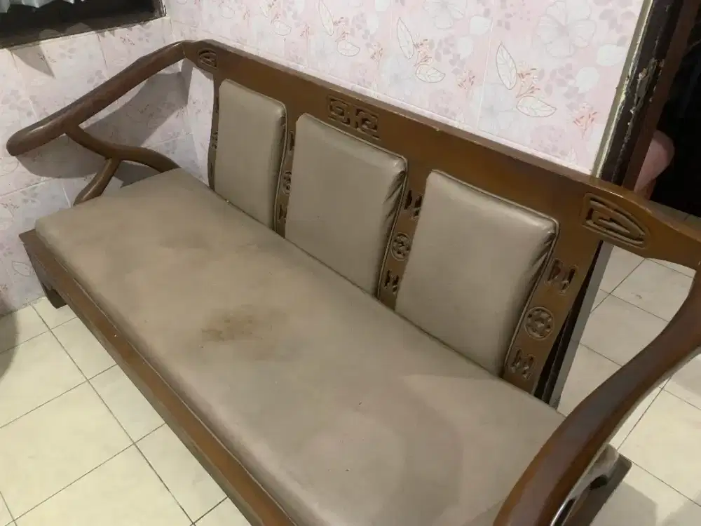 Kursi ruang tamu kayu bagus