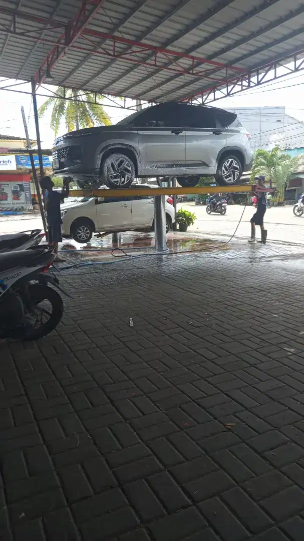 Kasir cucian mobil