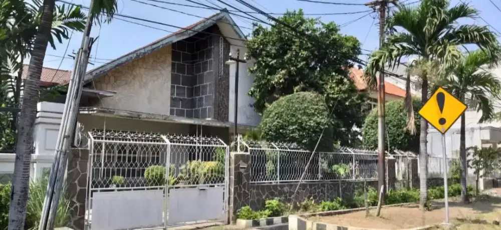 Jual rumah Komersial Jln Cempaka Surabaya Pusat - hanya hitung tanah