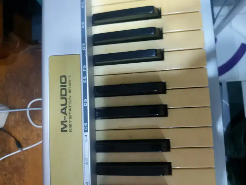 Keyboard controller M Audio