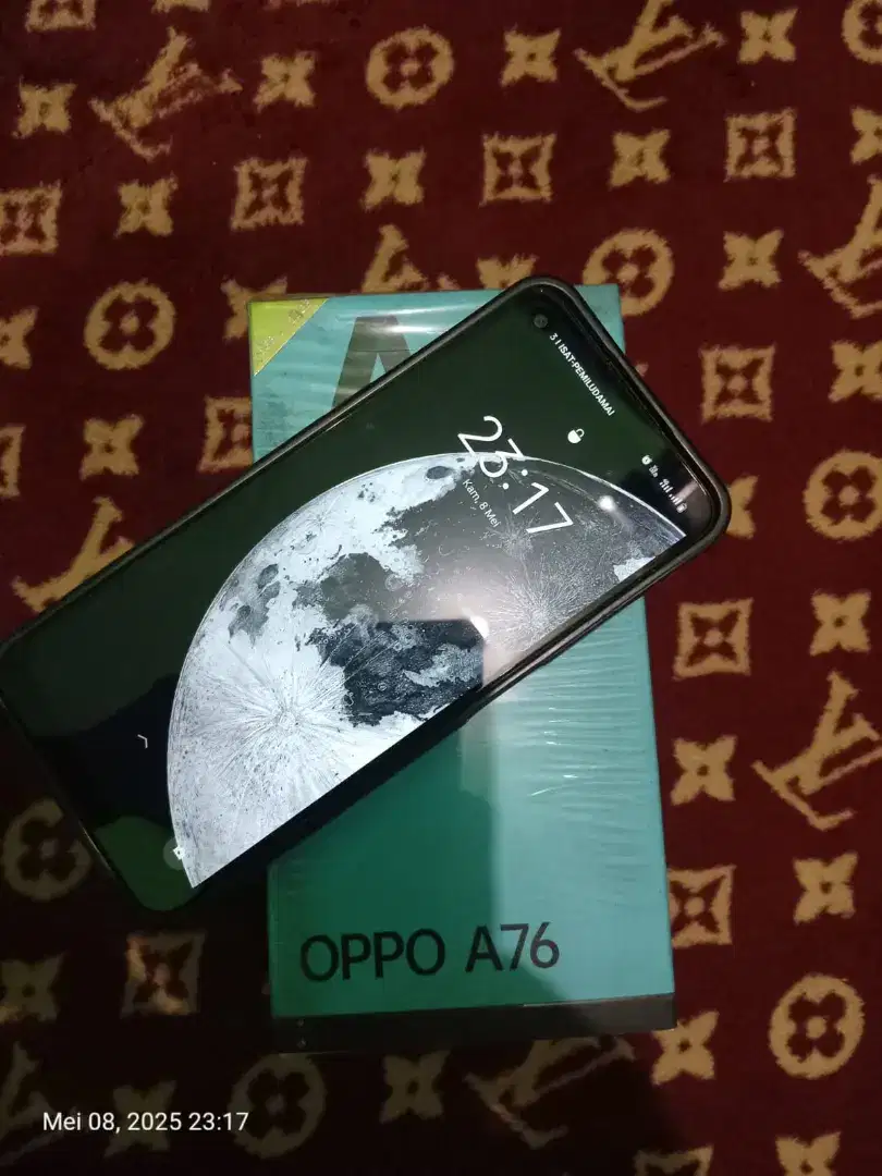 Handphone android Oppo a76 second 6 128