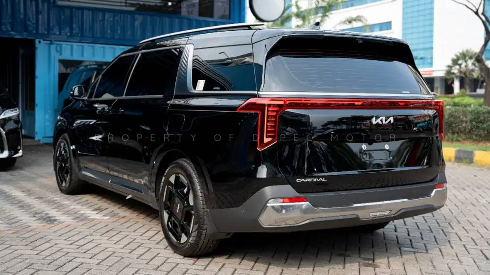 Kia Carnival Premiere 7-Seater Facelift Special conditions Low ODO