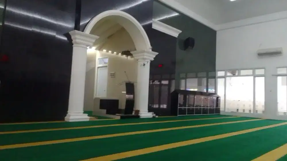 Asisten rumah tangga menginap