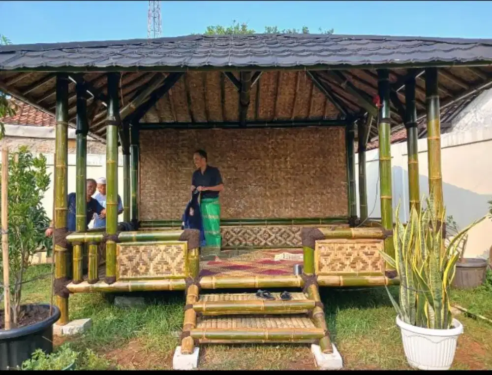 Gazebo Bambu Lesehan