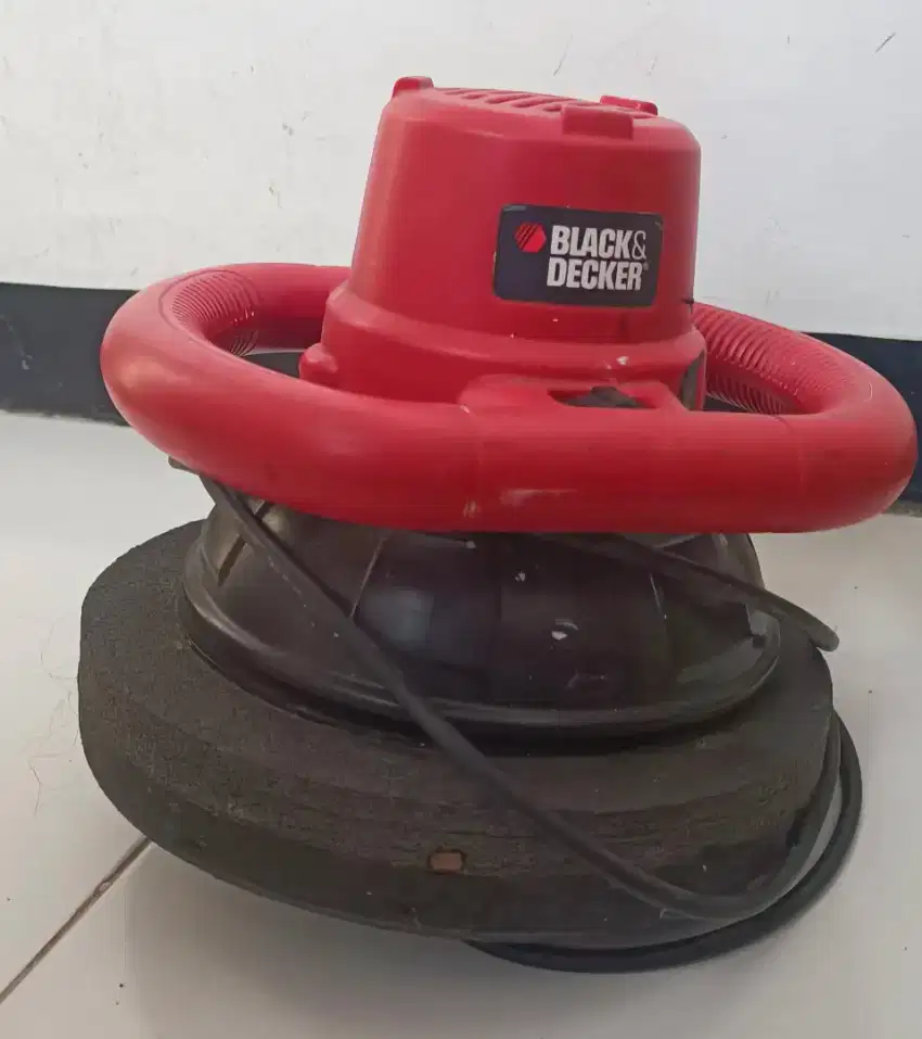 Mesin poles black decker