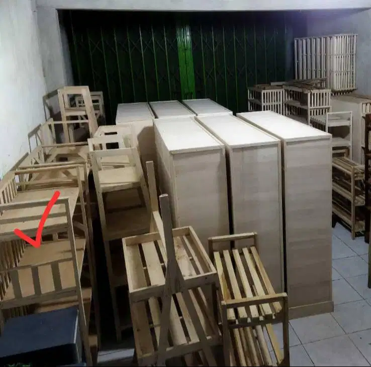 rak sepatu bahan albasia tidak teter bisa muat 21 pasang