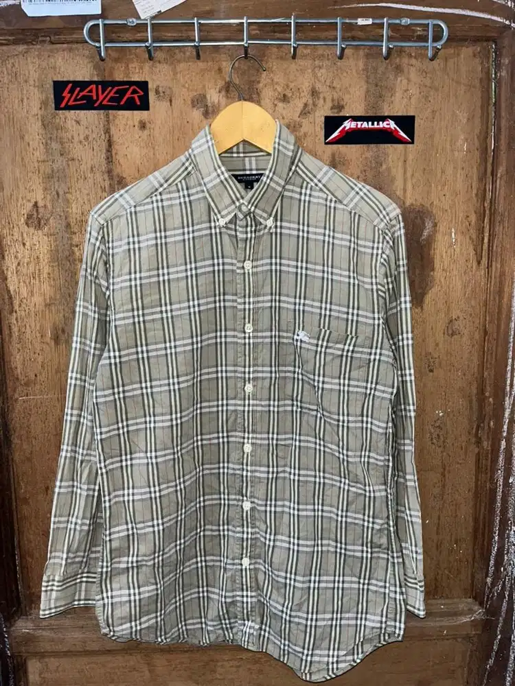 Kemeja Burberry