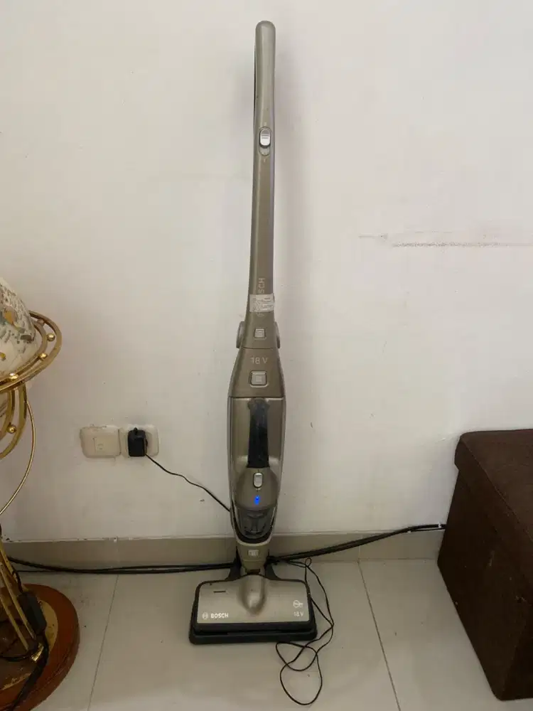 Dijual vacuum cleaner bosch bekas