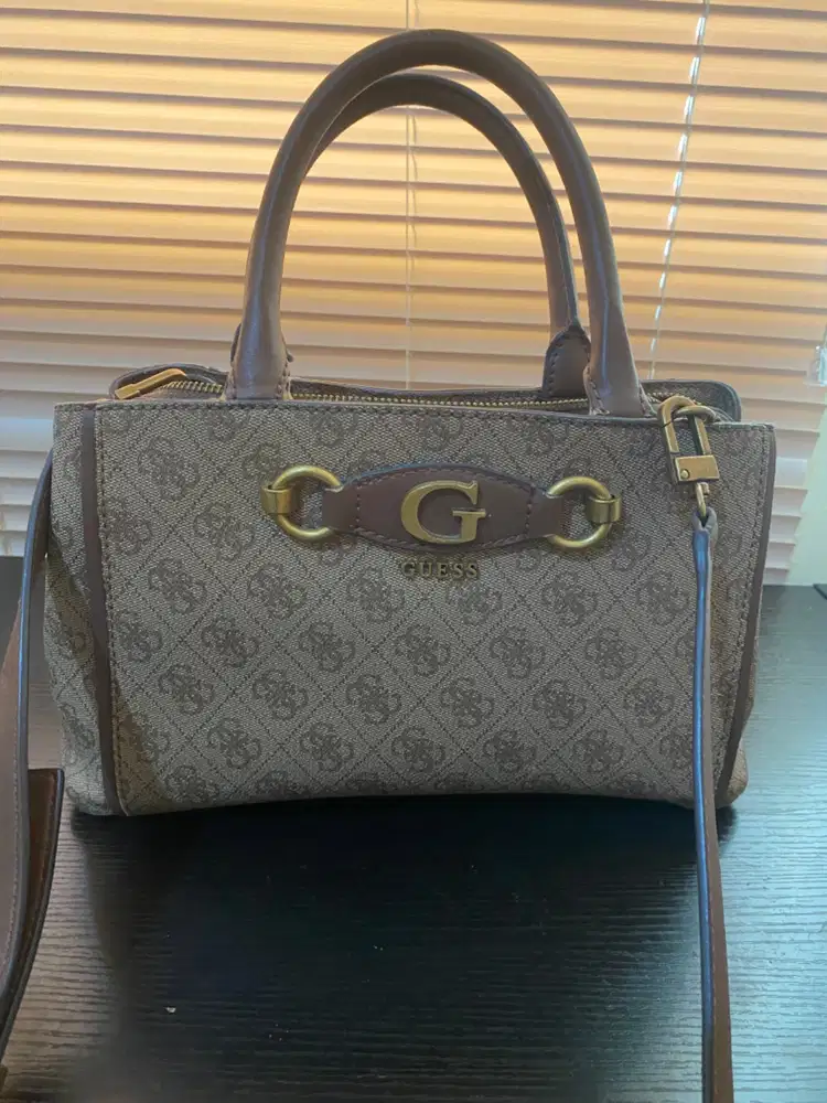 Dijual tas prelove guess asli warna coklat muda
