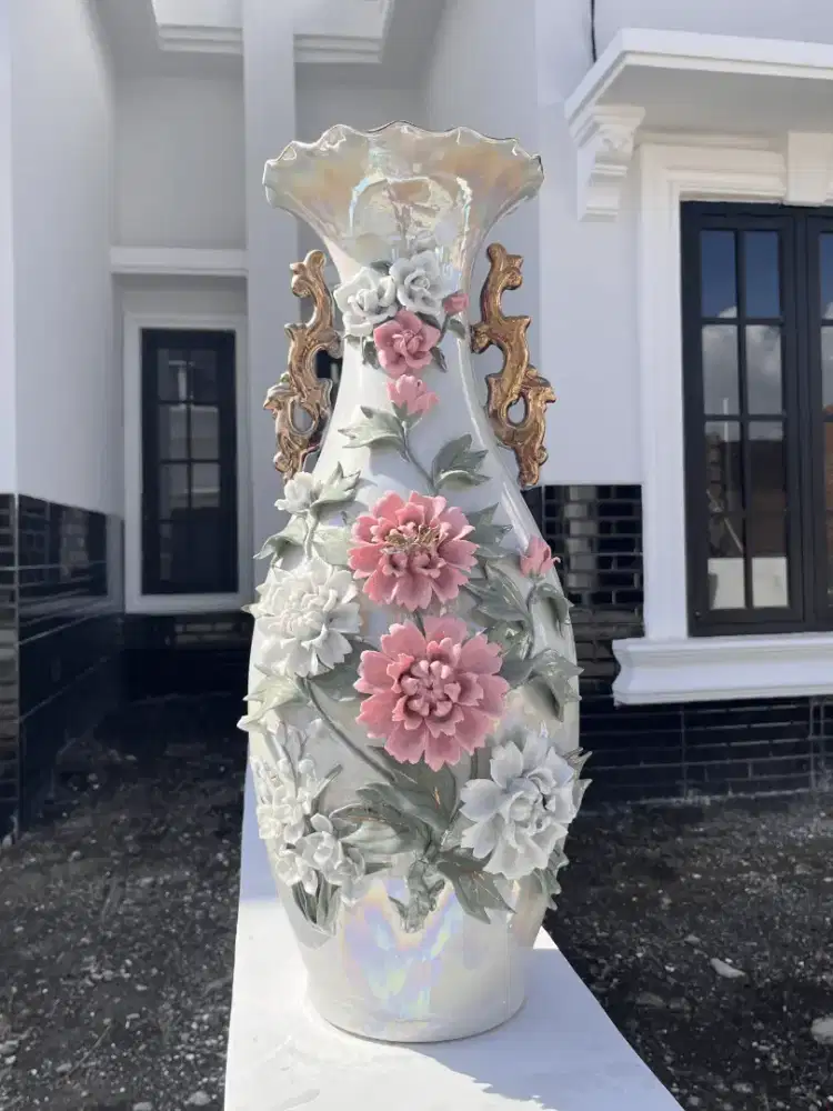 Vas Keramik Mewah Bunga London Italy - Import