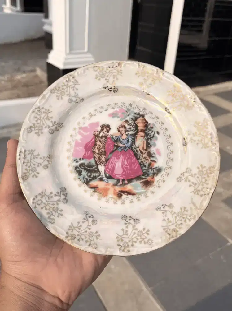 Piring Antik Romansa Jepang - Japan Vintage Porcelain