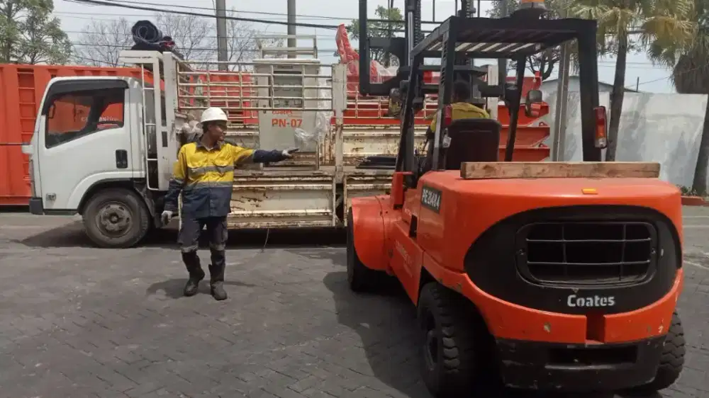 Sewa truk CDD Surabaya - Jakarta murah