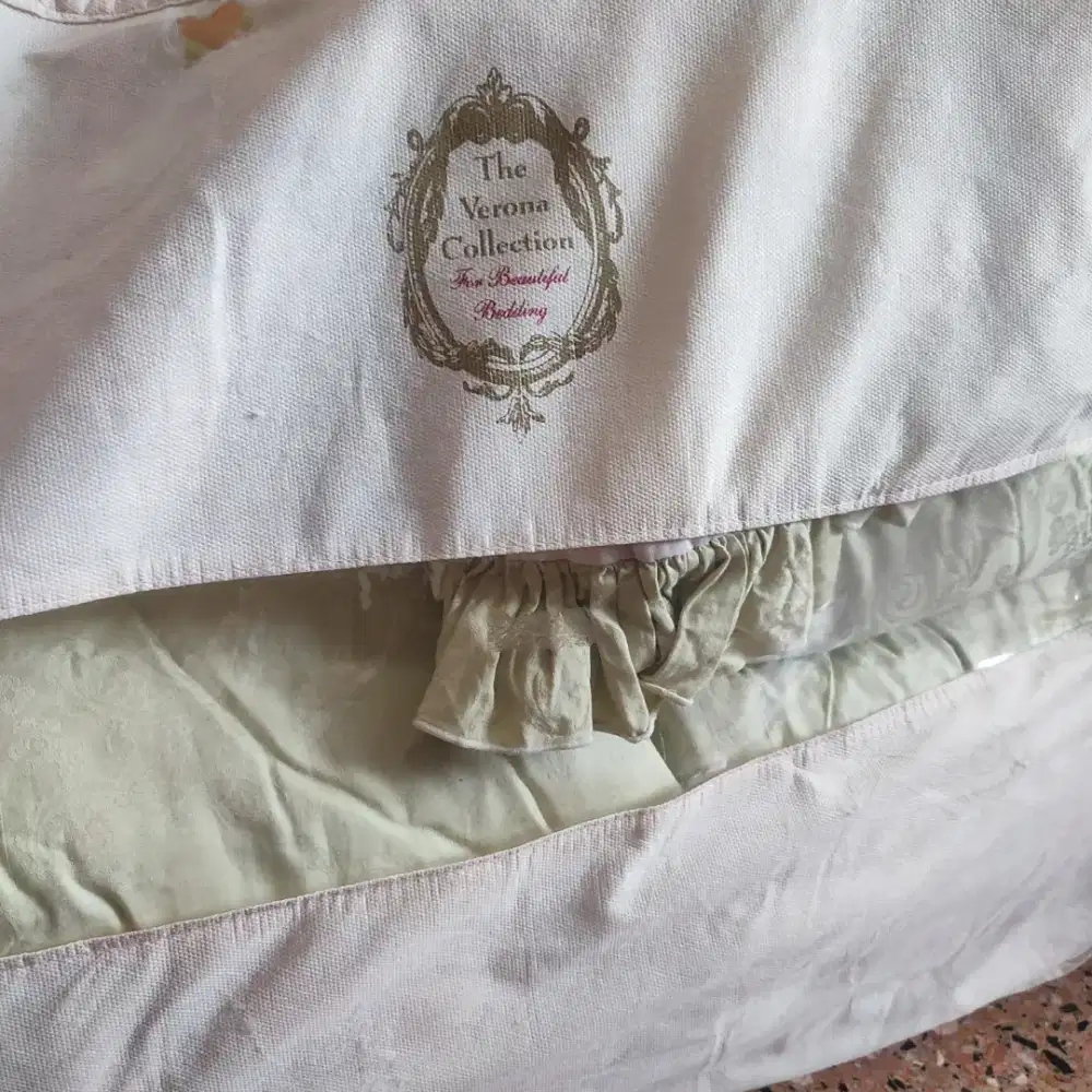 Bedcover pengantin lengkap merk the verona collection