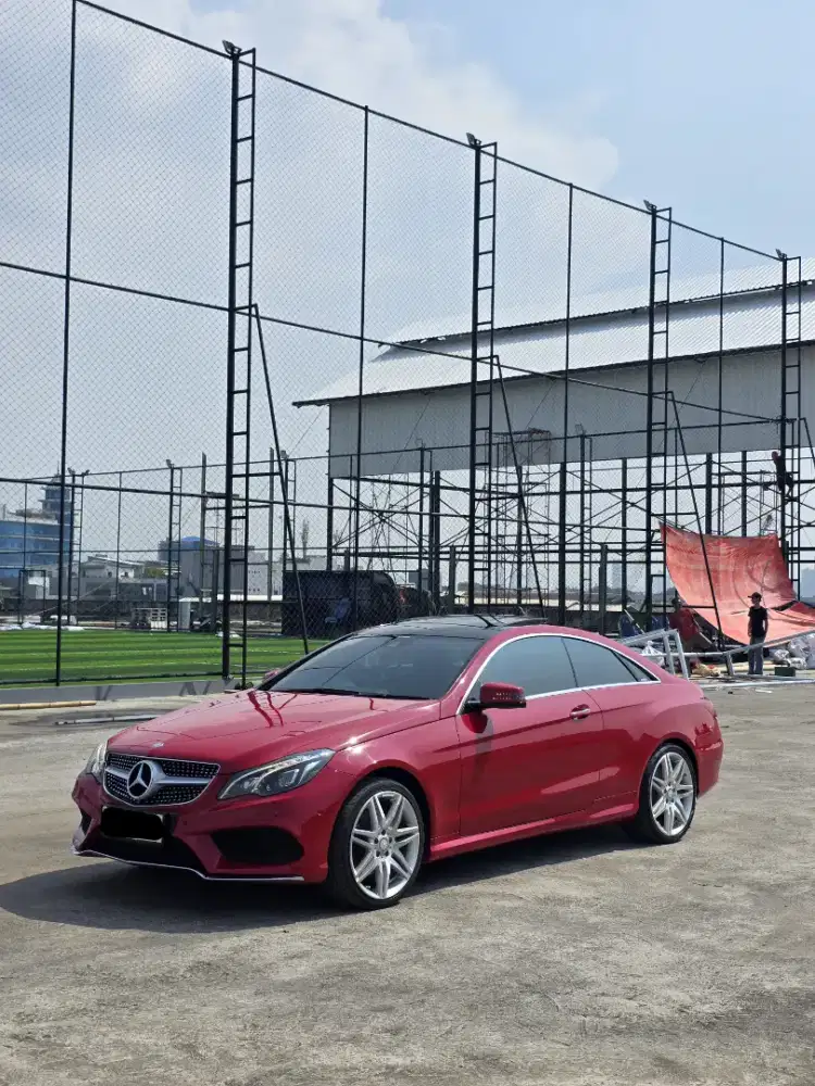 Mercedes Benz E250 Coupe AMG Line 2014 / Panoramic Roof / Full Spec