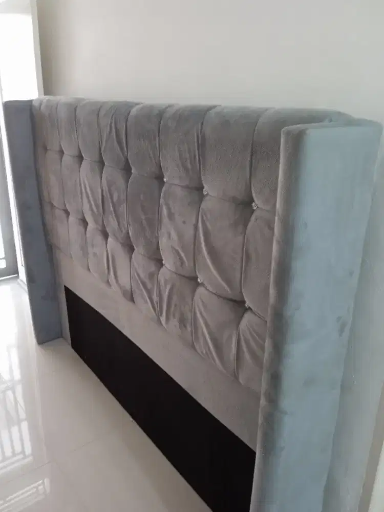 Dijual Divan Dan sandaran spring bed,pemakaian 1 bln ,msh seperti baru