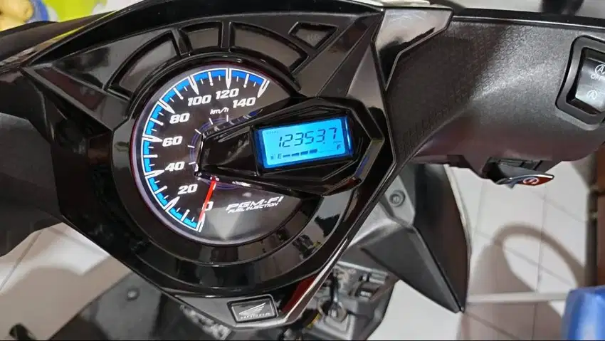 untuk  pmki Beat CBS iss  plat D hitam 2021 KM 12 rban full ori NO PR