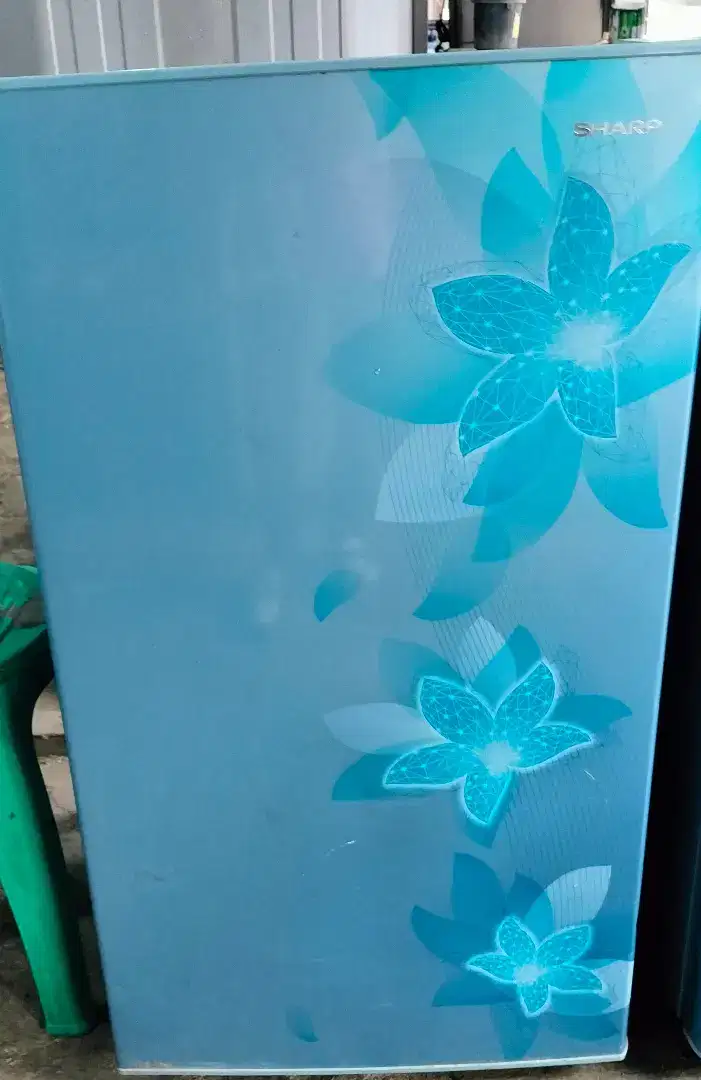 Dijual kulkas 1 pintu Sharp mulus