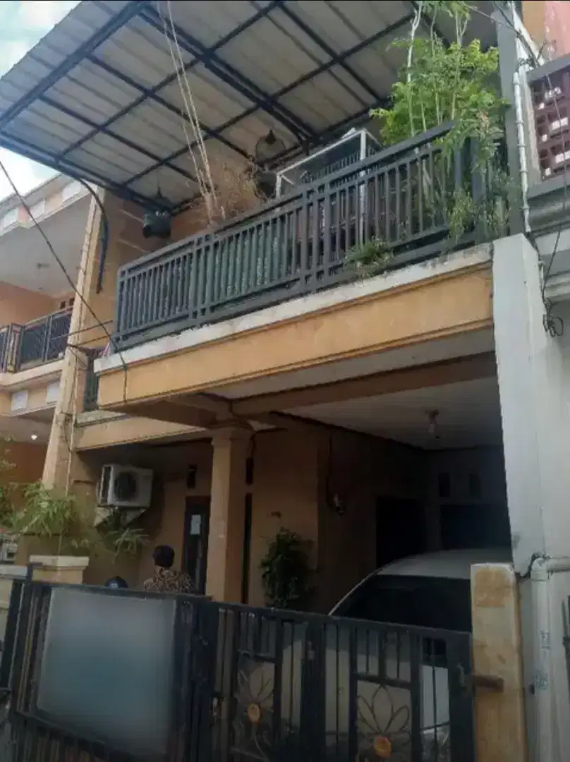 Rumah 2 Lantai Kokoh di Pondok Kelapa