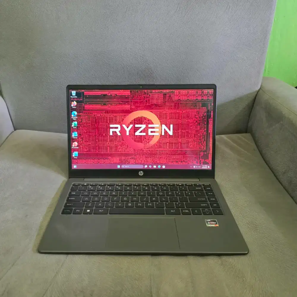 HP Slim Ryzen 3-7320U RAM 8/256GB Mulus