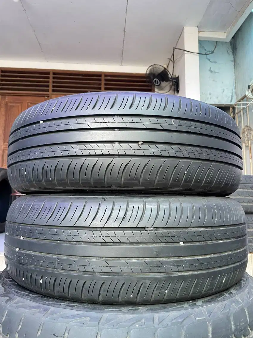 Ban Dunlop Enasave Ec300 215 60 r17 2Pcs