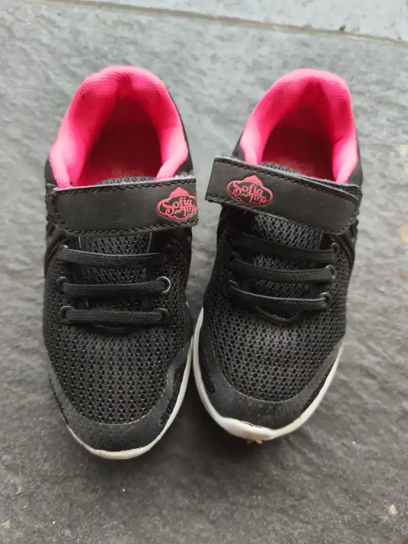 Sepatu anak sekolah hitam UK.27