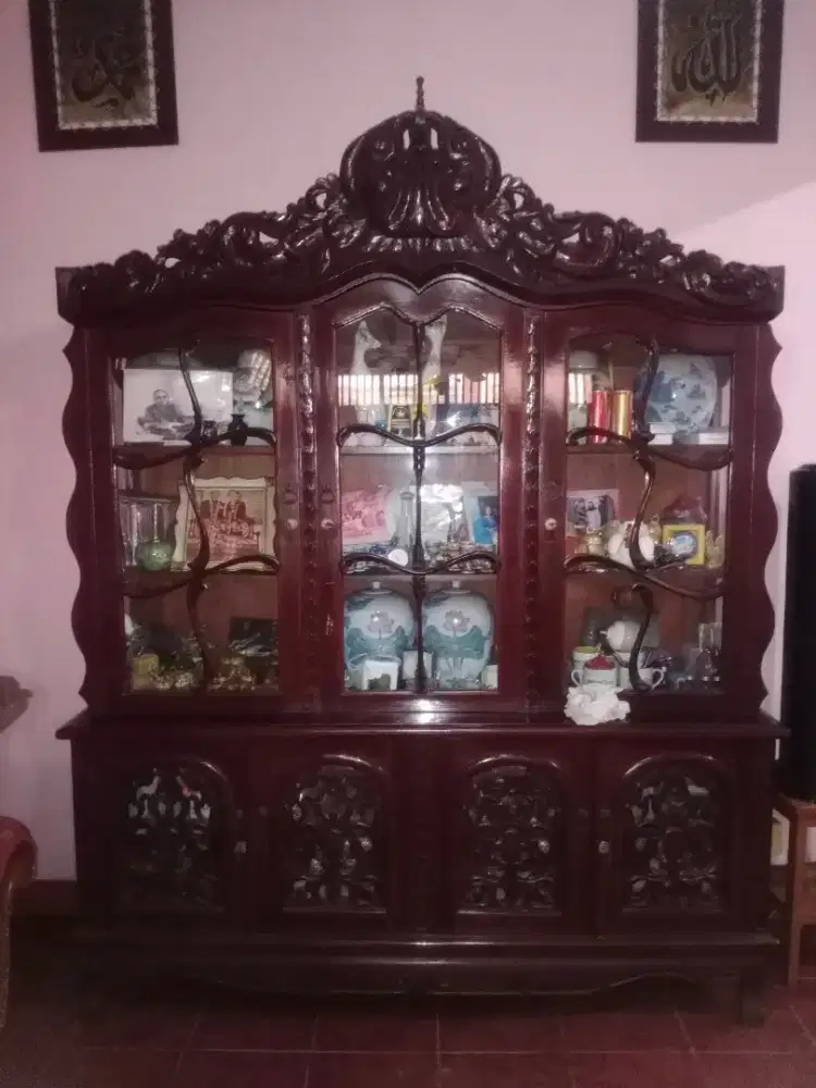 JUAL!!!  Lemari Pajangan Kayu Jati