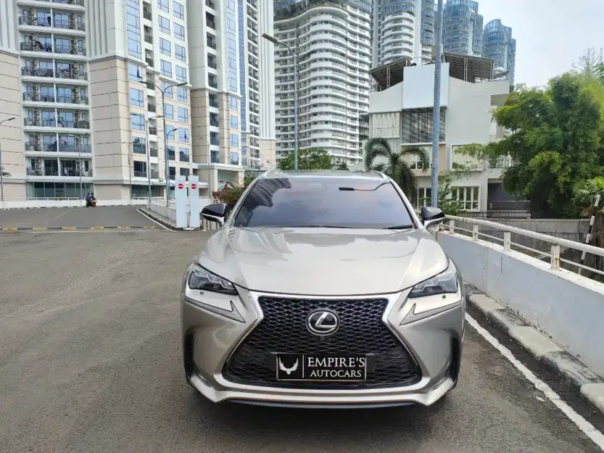 Lexus NX200T F sport full spek Abu abu interior merah