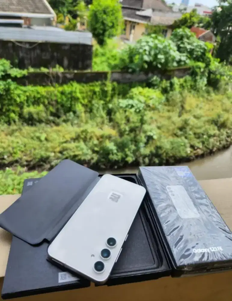 Samsung Galaxy S23 FE 5G 8/128 GB SEIN Kondisi Seperti Baru