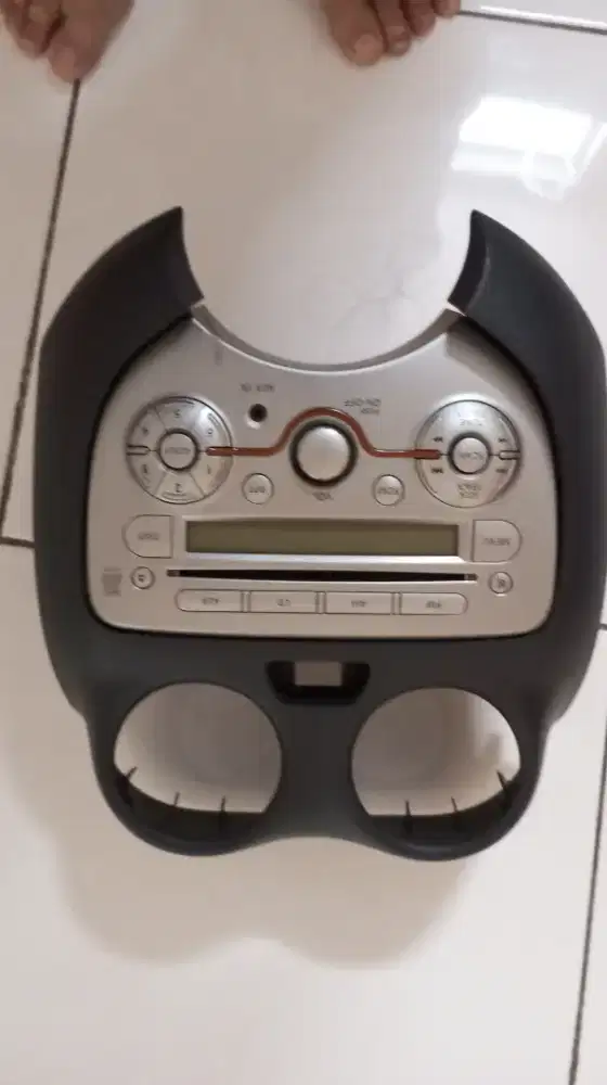 Audio ori Nissan March 2011