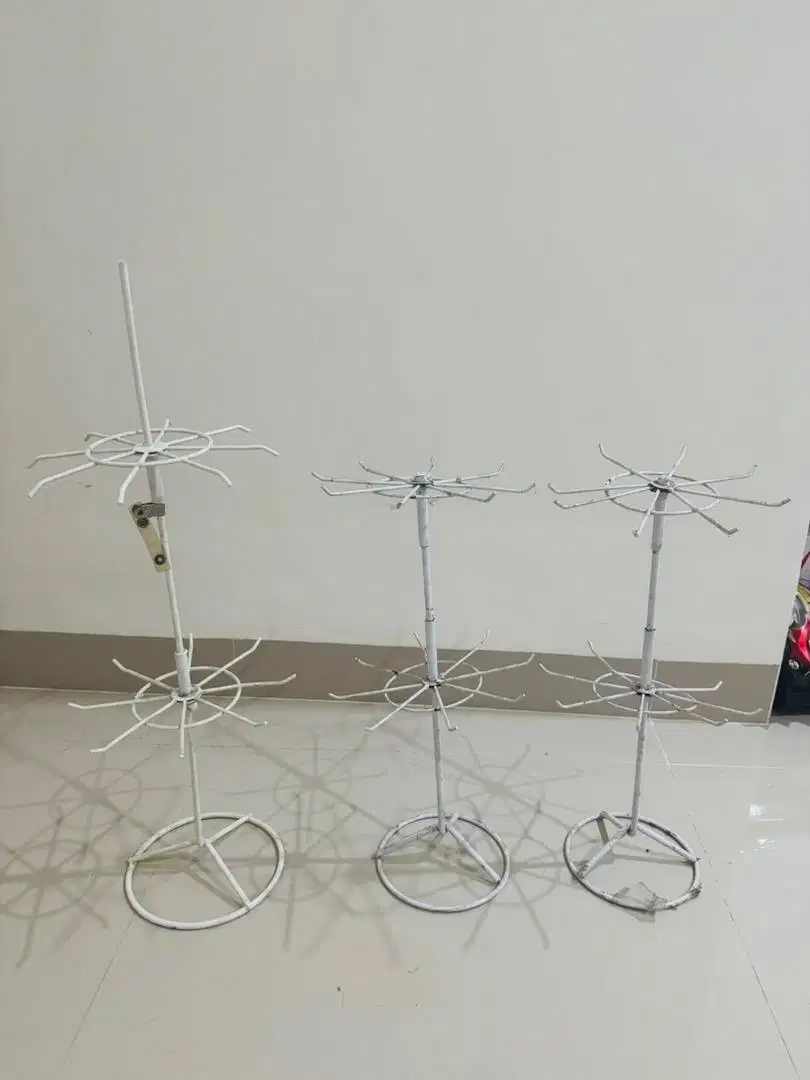 Stand Pajangan Display Gantungan Display 1 Set 3pcs