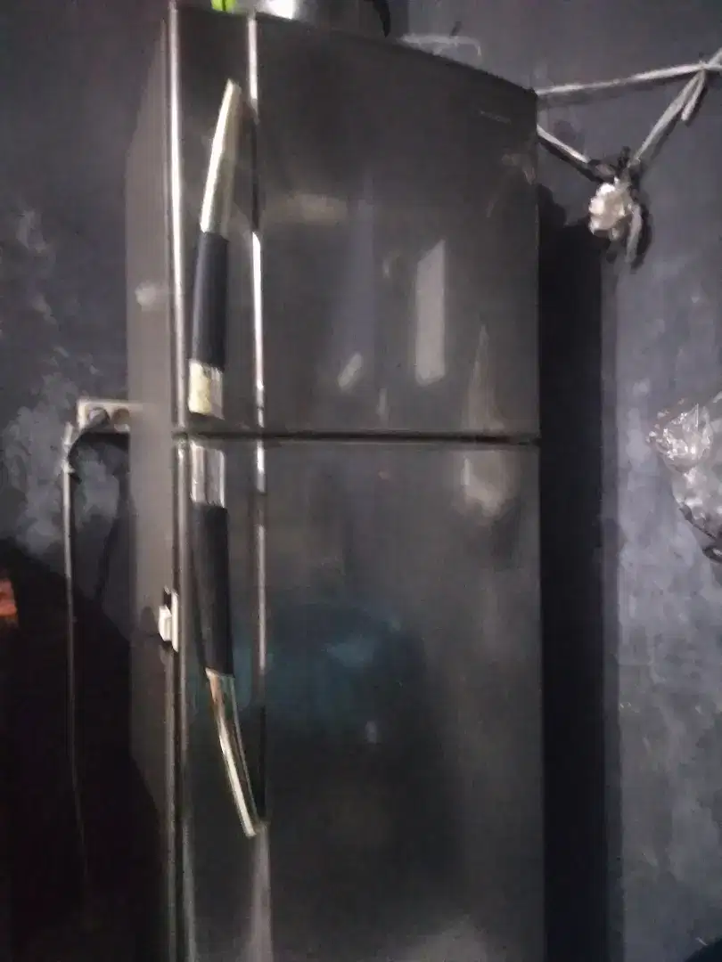 Kulkas Sharp 2 pintu