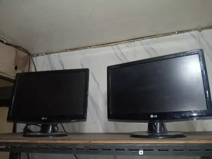Dijual monitor kompueter merk lg 19 in ada dua unit