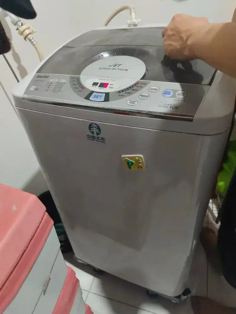 Mesin cuci sanyo otomatis