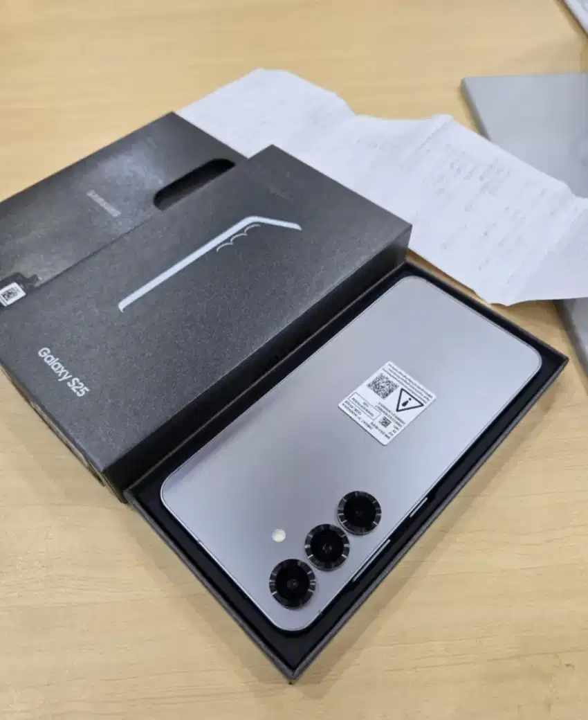 Samsung Galaxy S25 5G 12/512 GB SEIN Kondisi Buka Dus Saja