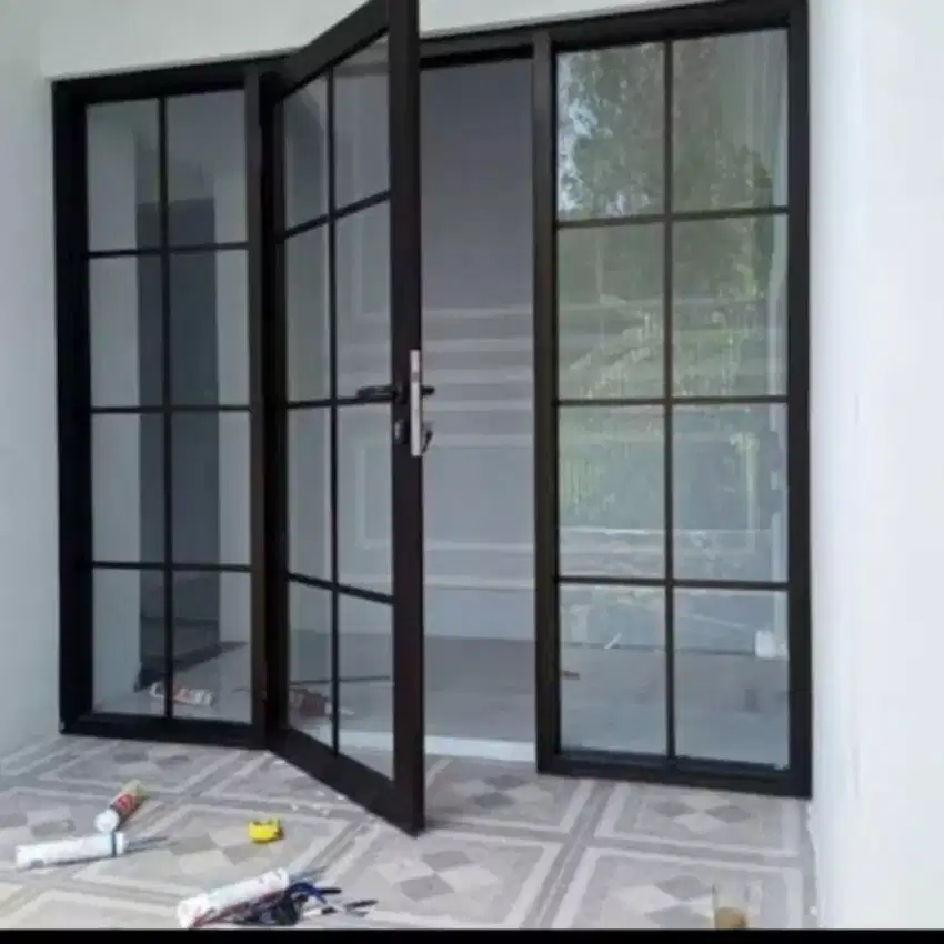 Jasa pembuatan kusen pintu aluminium