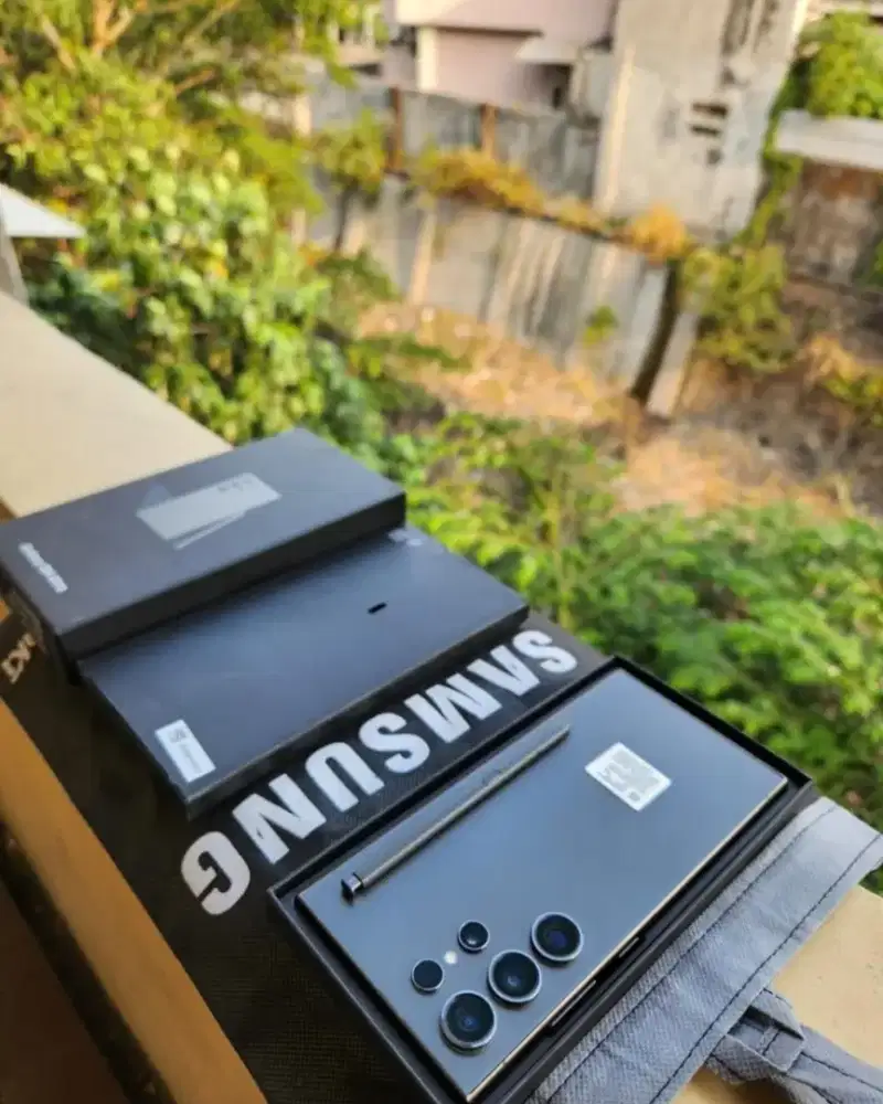 Samsung Galaxy S24 Ultra 5G 12/512 GB SEIN Kondisi Seperti Baru