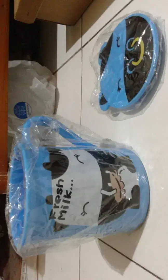 Gelas plastik melamin remaja pria gambar hewan sapi warna  biru.